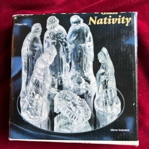 Small Glass Nativity Set. 7 piece set. Mirror counts as one piece.